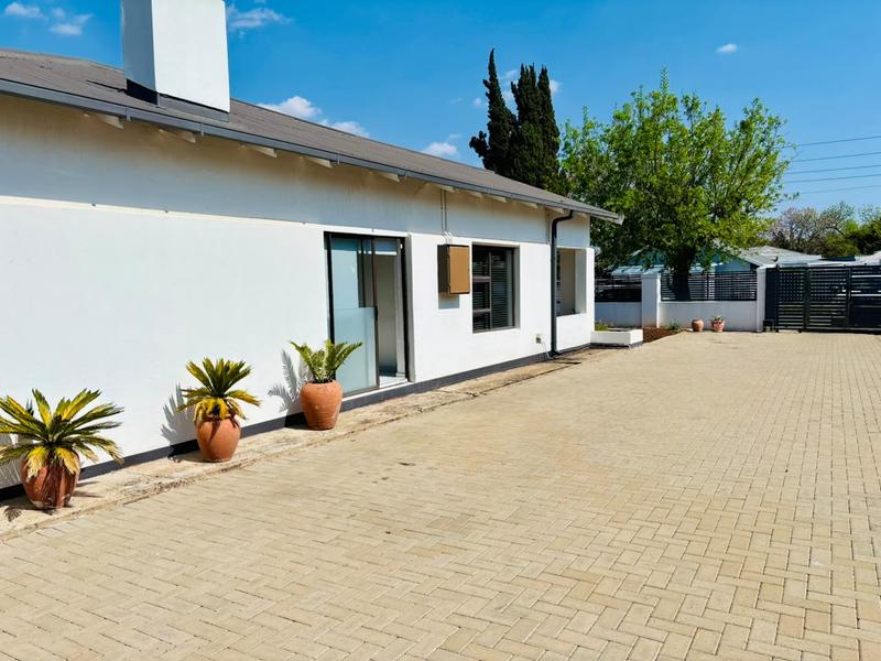 5 Bedroom Property for Sale in Brandwag Free State